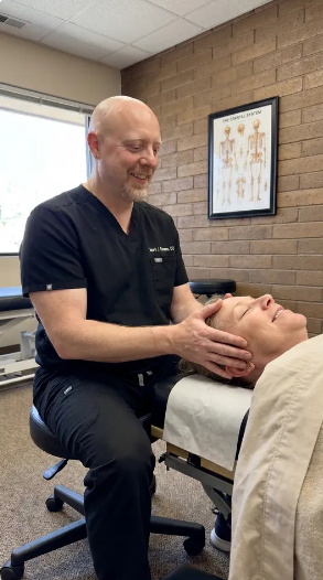 Osteopathic Manipulative Treatment vs. Traditional Care: Which Is Better For Your Chronic Pain Relief in Albuquerque?